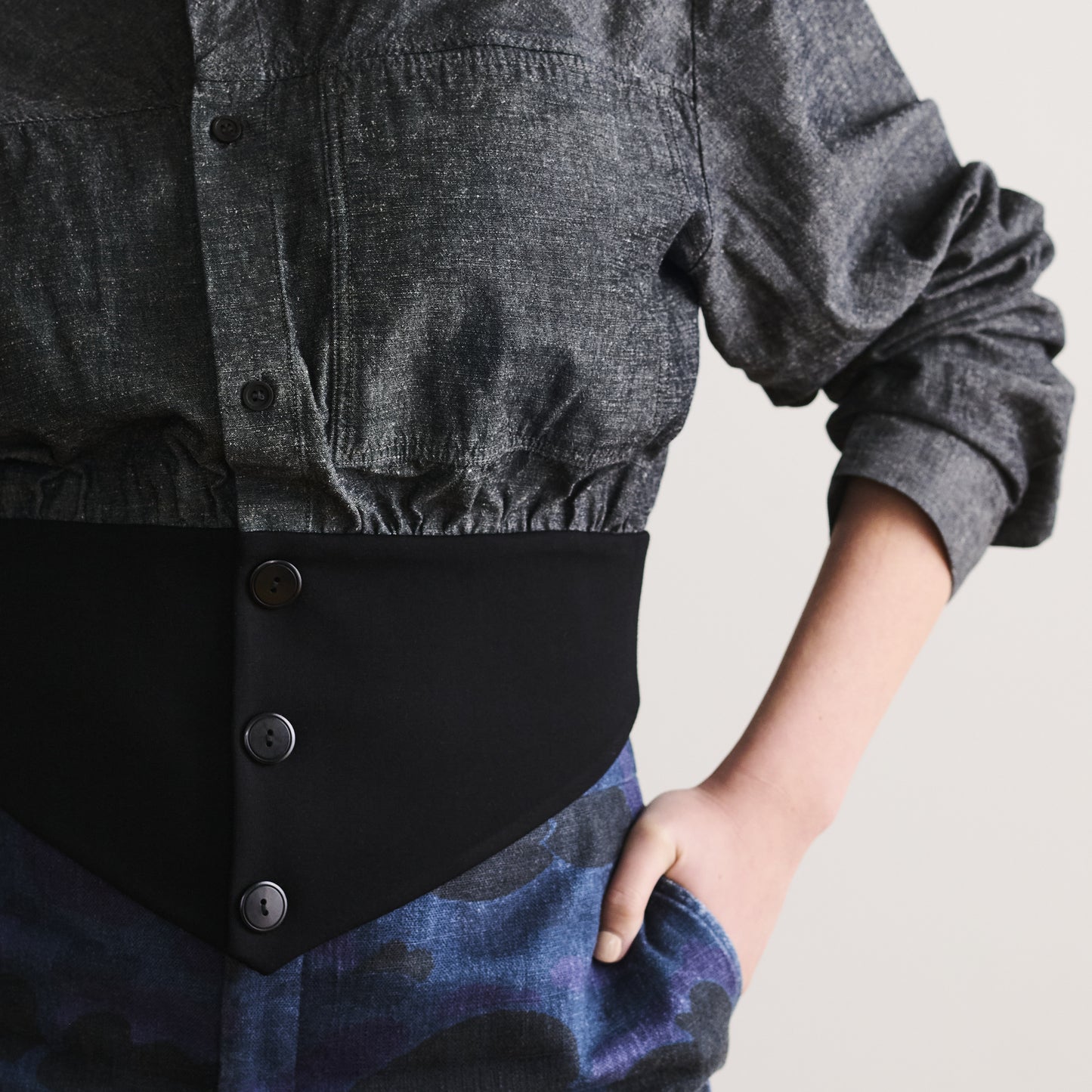 Waistband Shirt in Grey Hemp